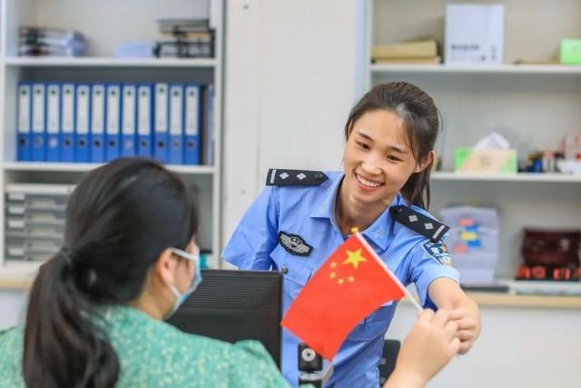 女子官宣结婚被民警提醒赶紧分手（为什么呢）