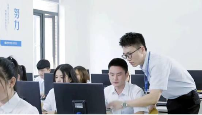 学it需要什么学历基础（学it需要特定的学历基础吗）