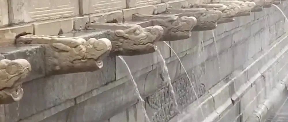 故宫“九龙吐水”景观再现（是预示着什么吗）