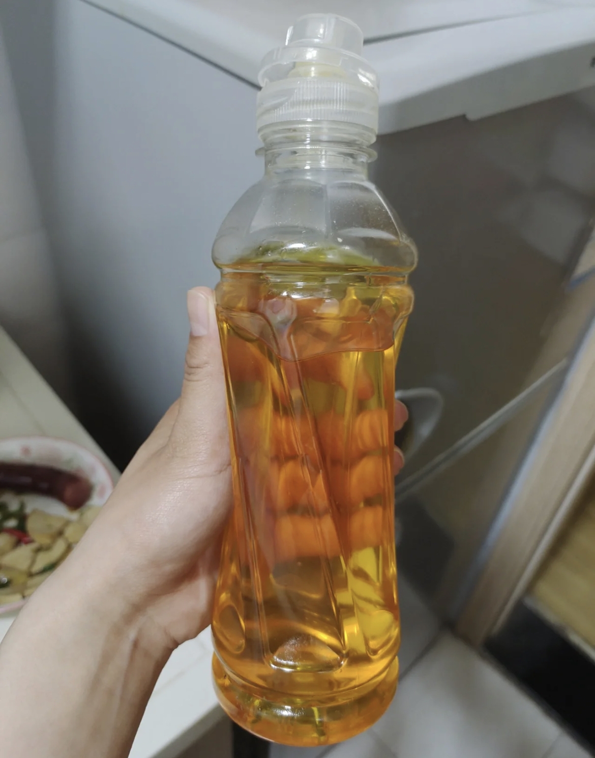 聚碳酸酯水杯装热水可以吗（塑料杯能装开水吗）