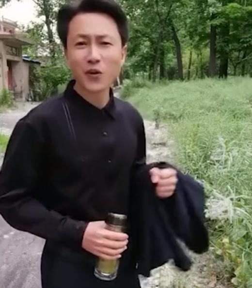 秀才曾在直播时高喊给我你的医药费（大家怎么看呢）